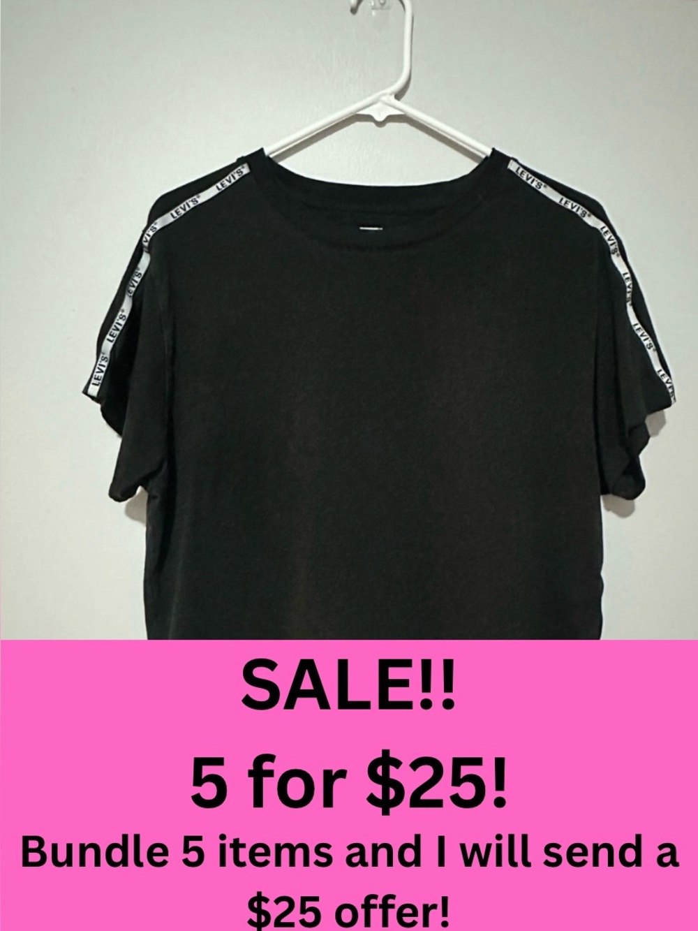 5/$25 Levi's Black Cropped Tee with Logo